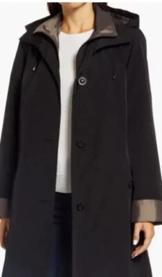 Chaqueta de lluvia Gallery negra y tostada con capucha resistente al agua talla M Foto 1 de 4