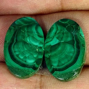 23,80 kt 100 % natürlicher Malachit ovaler Cabochon Paar Edelstein 12 x 19 x 3 mm - Bild 1 von 4
