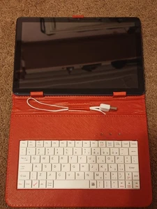 10 inch leather tablet case with USB keyboard. Red. - Picture 1 of 7