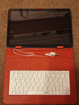 10 inch leather tablet case with USB keyboard. Red. - Image 1 of 4
