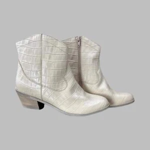 Seychelles Under the Stars Croco Cream Western Booties 9.5 New With Box - Picture 1 of 7