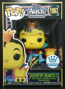 ¡Funko Pop + Protector! Disney #1063 Reina de Corazones con Rey Luz Negra FS Como Nuevo - Imagen 1 de 11