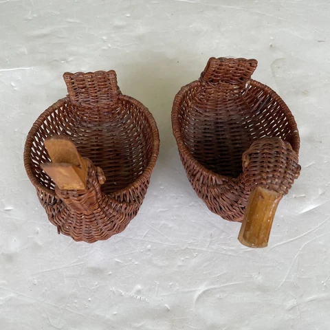 Vintage Farmhouse wicker rattan small baby ducks wood beaks Cover