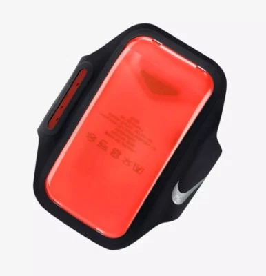 Brazalete ventilado Nike [NRN67026OS] negro Foto 1 de 3