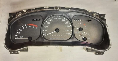 Cuadro de instrumentos Oldsmobile Silhouette Dash 1999 Foto 1 de 4