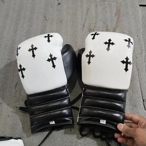 Pro Boxing Gloves 16oz – Black & White Cross Design | Training, Sparring, - Picture 1 of 4