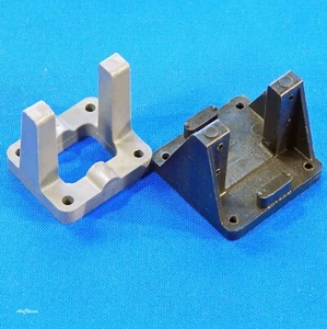 Supporti motore: due (2) supporti non forati per Cox .049/.051 - Ace R/C e Cox - Foto 1 di 1