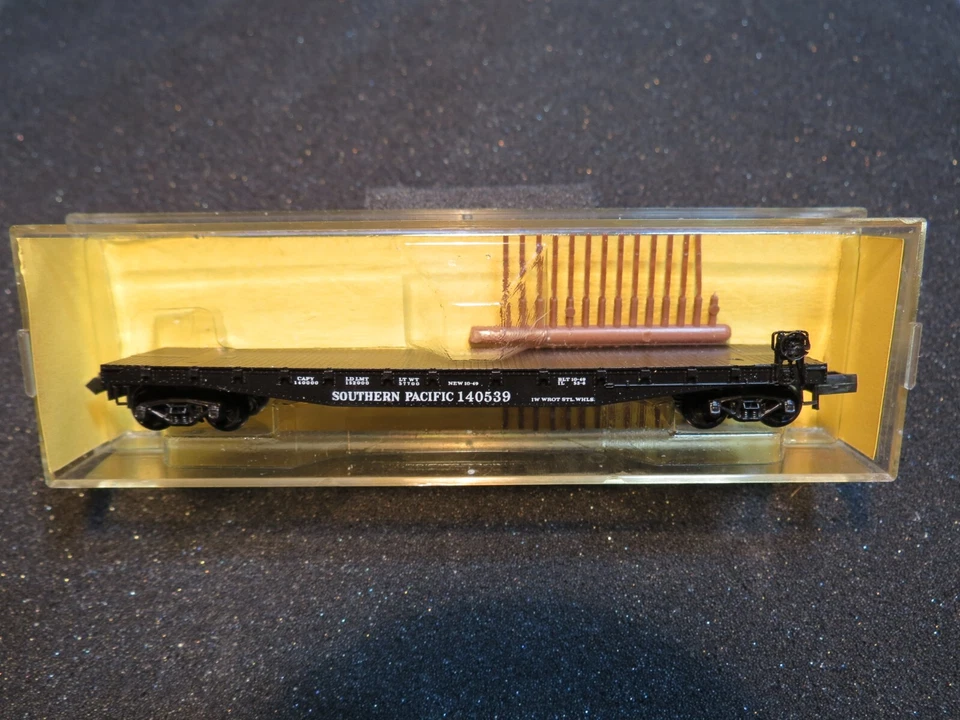 N - Kadee 45031 - 50' Flatcar w/stakes, Southern Pacific     NIB Rapido - Image 1 of 2