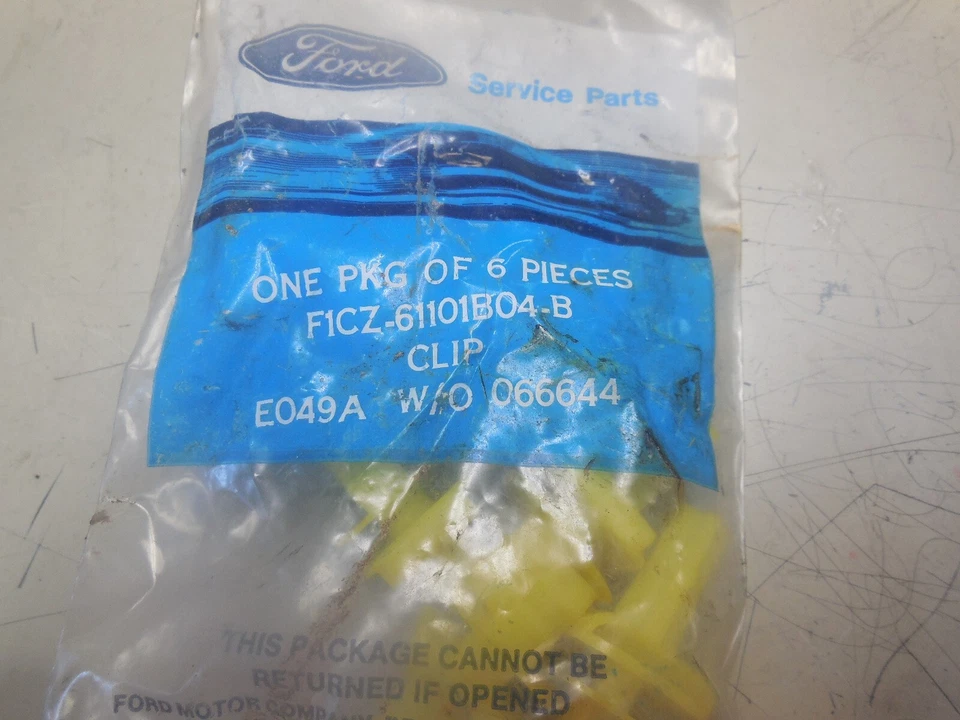 NOS 1991 1992 1993 Ford Escort Body Side Moulding Clips F1CZ-61101B04-B - Image 1 of 2