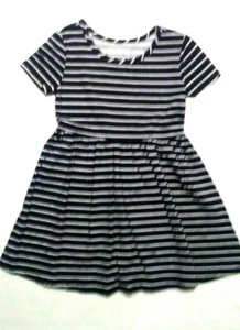 Basic Edition Mädchen Kleid schwarz/weiß gestreift Neu mit Etikett Gr. XS (4/5) Kurzarm - Bild 1 von 3