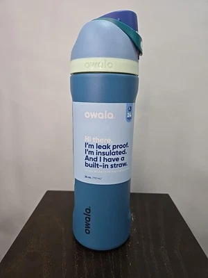 Botella de agua de acero inoxidable Owala FreeSip / 24 oz / Color: Denim Foto 1 de 4