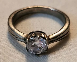 925 Sterling Silver Simulated Solitaire Diamond Engagement Ring Size 7.75 NOS - Picture 1 of 8