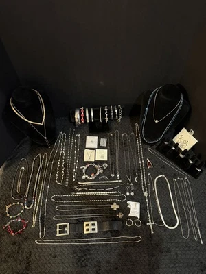 ¡Enorme lote de joyas de plata de ley! ¡Todo ponible! 701,65 gramos, 1 libra 8,43 oz! Foto 1 de 4