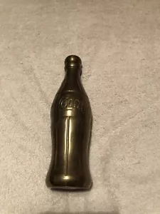 Vintage Sammlerstück Messing "Coca-Cola" geprägte Flasche 7" Top Zustand. - Bild 1 von 9