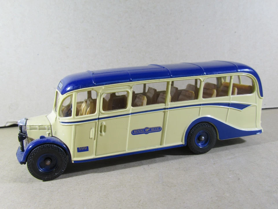 942S Corgi Classics C949/2 England Bus Bedford Ob Coach Royal Blue Exeter 1:50 - Image 1 of 4