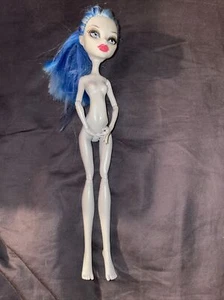 Monster High Mattel Fearleading Ghoulia Yelps 2008 - Picture 1 of 11