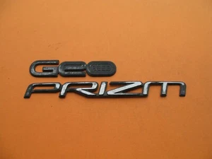 93 94 95 96 97 98 99 00 01 02 GEO PRIZM EMBLEMA TAPA TRASERA LOGOTIPO INSIGNIA JUEGO 4801 - Imagen 1 de 3