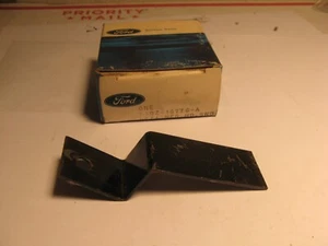 1973-76 FORD GRAN TORINO RANCHERO HOOD INSULATION PAD RETAINER D3OZ-16776-A NOS - Picture 1 of 3