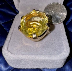 VINTAGE RUNWAY RIESIGER GROBER RING GOLDFARBEN GLAS CITRIN STEIN STATEMENT - Bild 1 von 9