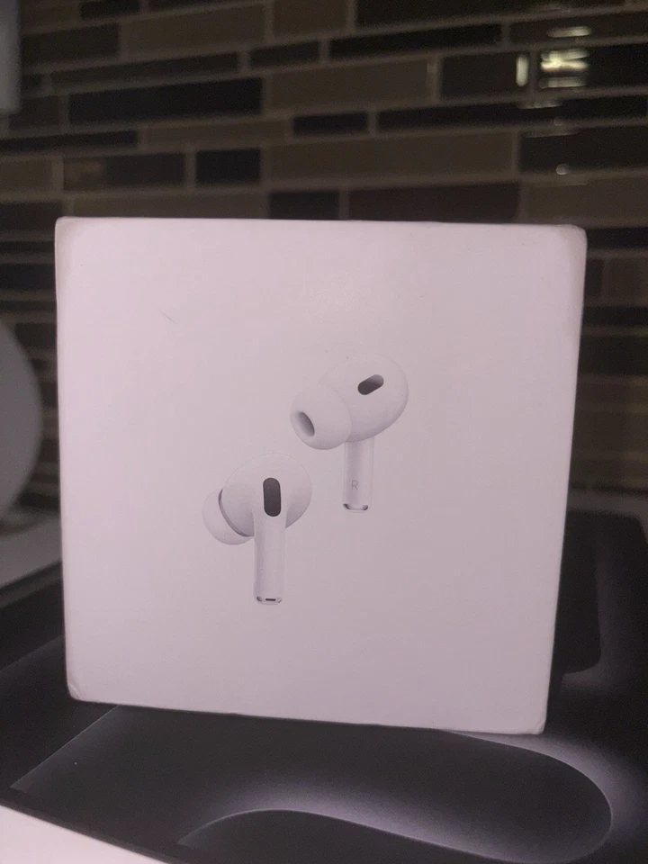 Apple AirPods Pro 2da Generación con Estuche de Carga Inalámbrica MagSafe - Blanco Foto 1 de 4