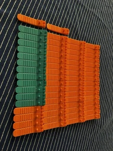 LEGO Separator Human Tool Set Orange Teal Bricks - Picture 1 of 1