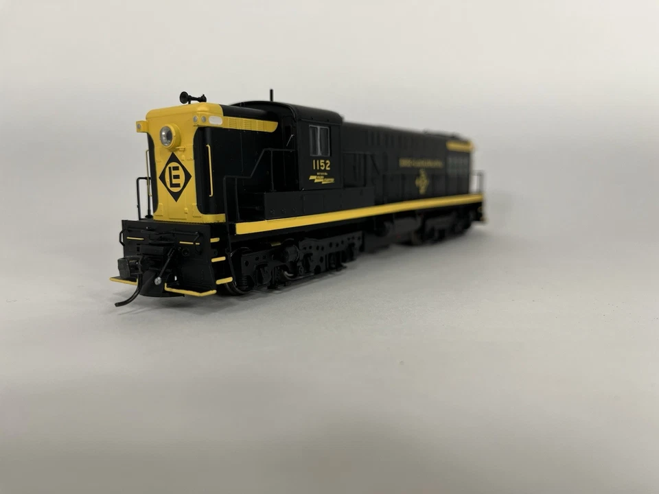 Bowser HO Scale Erie Lackawanna E-L #1152 DRS6-6-1500 DC Powered Road Switcher - Image 1 of 4