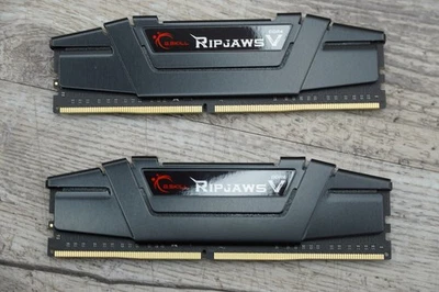 G.SKILL Ripjaws V Series 32GB (2 x 16GB) 288-Pin PC RAM DDR4 4000 (PC4 32000) De - Image 1 of 4