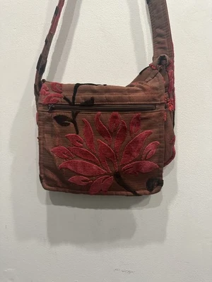 Carita Viola Designs Bandolera Bolso de Hombro Monedero Bordado Floral Marrón Rojo Foto 1 de 4