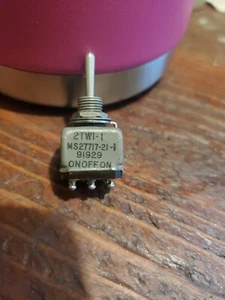 2TW1-1  Switch  MS27717-21-1  Mfg: Honeywell  Condition: New Surplus - Picture 1 of 2