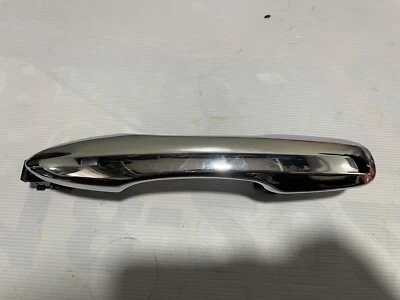 Manija de puerta cromada trasera derecha/izquierda Toyota Camry 2018-2019-2020-2021-23 sin llave Foto 1 de 4