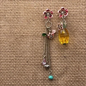 Betsey Johnson Ohrhänger TROPICAL PUNCH Kristall Ananas nicht übereinstimmende Ohrringe - Bild 1 von 5