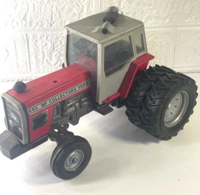 1/20 MASSEY FERGUSON 690 PHOENIX SPECIAL EDITION w/DUALS NO BOX   - Image 1 of 4