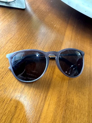 Gafas de sol redondas moradas/grises para mujer UT 22 16 DEN SR0324 Foto 1 de 3