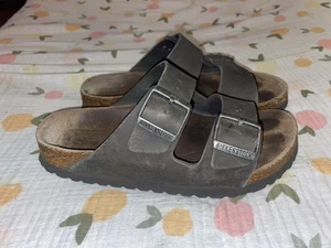 Birkenstock Arizona Sandals Women's 6 Leather Sandals Grey Soft Footbed Sz 37 - Picture 1 of 11