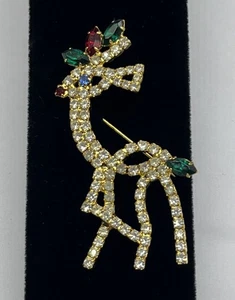 VTG Rhinestone Deer Reindeer Christmas Pin Brooch Gold Tone Green White Red 2.5” - Picture 1 of 9