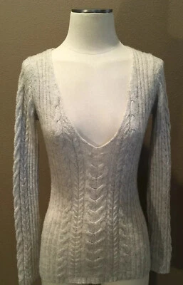 Suéter Top Anthropologie HWR M Gris Manga Larga Cuello en V Lux Tejido con Cable Foto 1 de 4