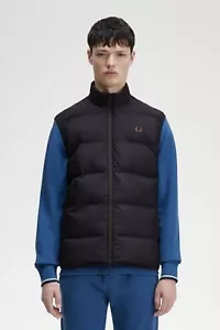 SMANICATO BOMBER UOMO FRED PERRY INSULATED J4566 198655 198 NERO ORIGINAL AI2024 - Picture 1 of 8