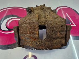 BREMSSATTEL & TRÄGER VORNE ABSEITS FÜR VW PASSAT B7 1.6 TDI 12 10-15 - Bild 1 von 3