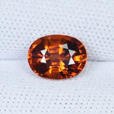 2.09 ct STUNNING ORANGE / NATURAL MANDARIN SPESSARTITE GARNET - OVAL Gem Video ! - Image 1 of 3