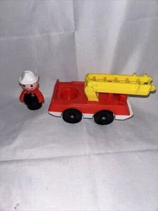 Vintage Fisher Price Little People Plastic Firetruck & Fireman Excellent Box 21 - Picture 1 of 3