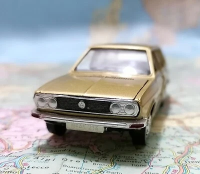 VOLKSWAGEN PASSAT Variant LS - Vintage Schuco , Scala 1/43 , Germany 1973 - Immagine 1 di 4