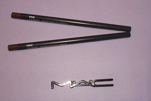 2 New MAC Crayon Sourcils Eye Brow Styler STRUT 0.003 oz. - Picture 1 of 1