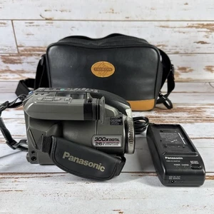 Panasonic PV‑L750D Palmcorder PalmSight VHS‑C Camcorder w/ Charger No Battery   - Picture 1 of 7