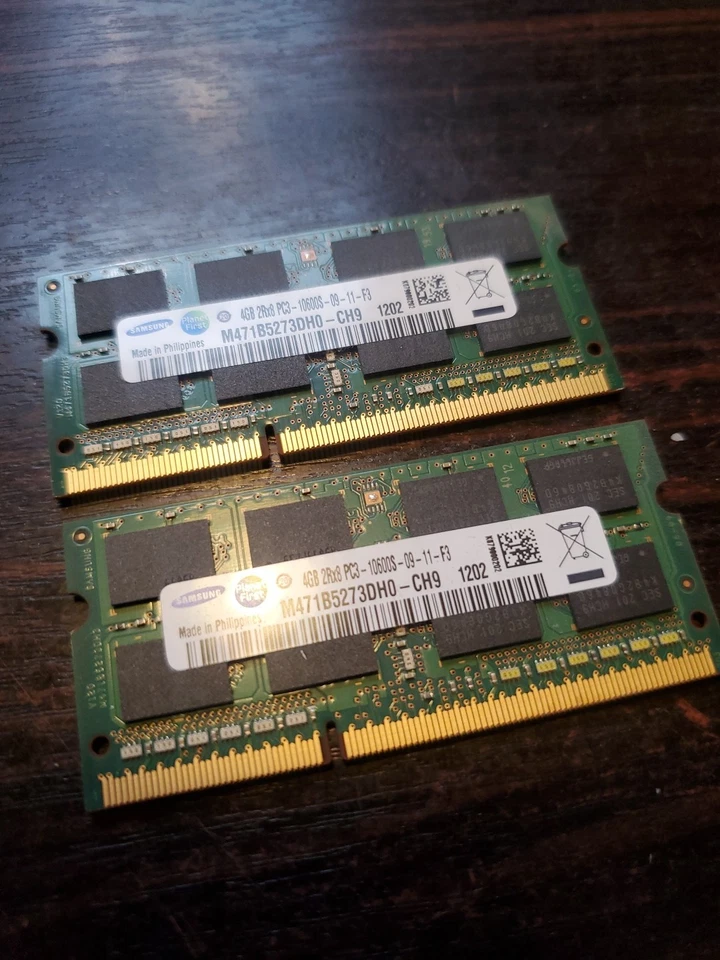 Memoria RAM M471B5273DH0-CH9 para computadora portátil Samsung 8 GB (2X4 GB) 2Rx8 PC3-10600S DDr3 Foto 1 de 1