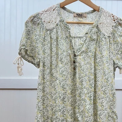 VAC Nine West Woman's Small Ditsy Floral Stamp Crochet Lace Top Cottagecore - Image 1 of 4