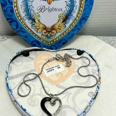 "Collar Brighton Awakened Heart enchapado en plata y esmalte negro cristales transparentes 18""" Foto 1 de 4