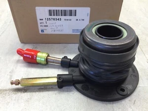 2007-2013 Chevy GMC Truck OEM Clutch Slave Cylinder GM 12570434 - Picture 1 of 4