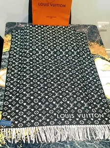 LOUIS VUITTON SCARFS GAME ON MP2907 BLACK UNISEX PERFECT GIFT SILK & WOOL STUFF - Picture 1 of 16