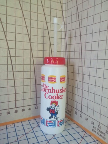 VINTAGE UNIVERSITY OF NEBRASKA CORNHUSKERS BURGER KING CORNHUSKER COOLER BOTTLE Cover