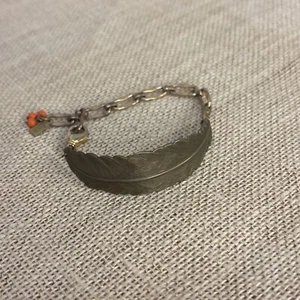 Pulsera de plumas Erica Weiner vintage en latón - Imagen 1 de 6